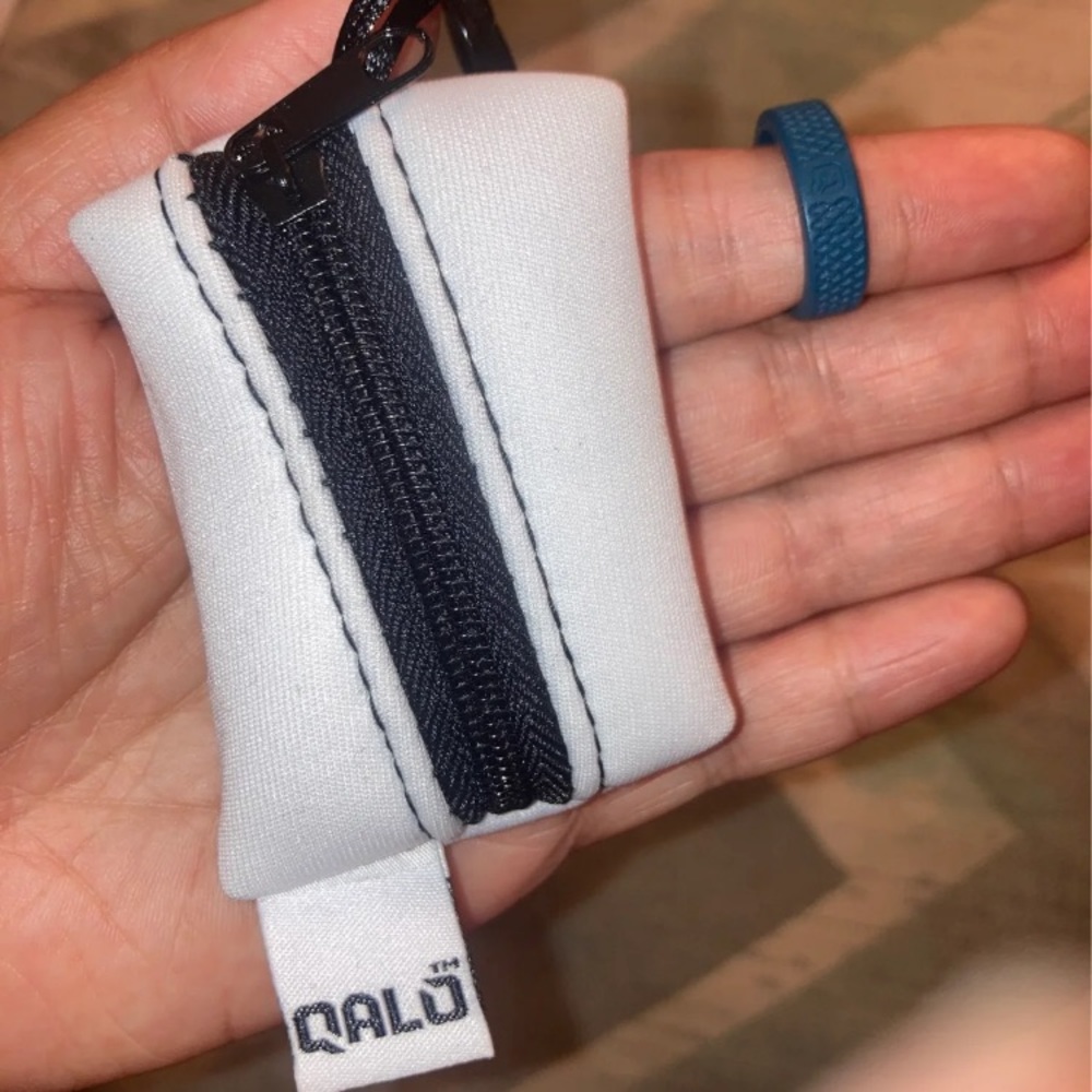 qalo silicone ring